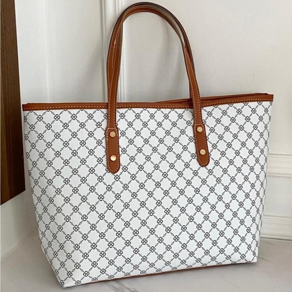 Handbags - ⚠️Clearance Large White Patterned Tote Shoulder Bag